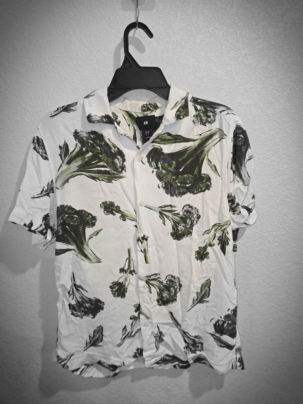 ​H&M Broccoli Print Short Sleeve Button Up Shirt Men's Size Medium